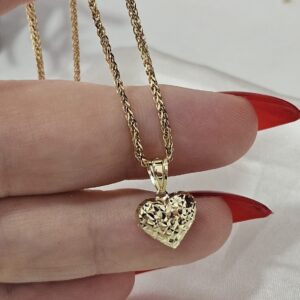 Zlatni lančić sa privjeskom srce