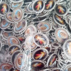 Medaljica Raskrizja Gospa - Milosrdni Isus