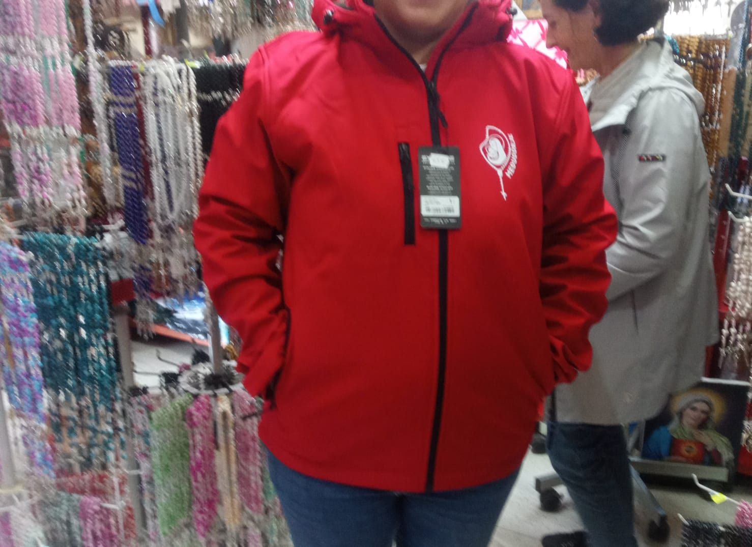 Vodootporna sportska jakna s kapom - Slika 2