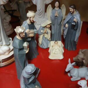 Božićne jaslice - 10 figura (do 15cm)