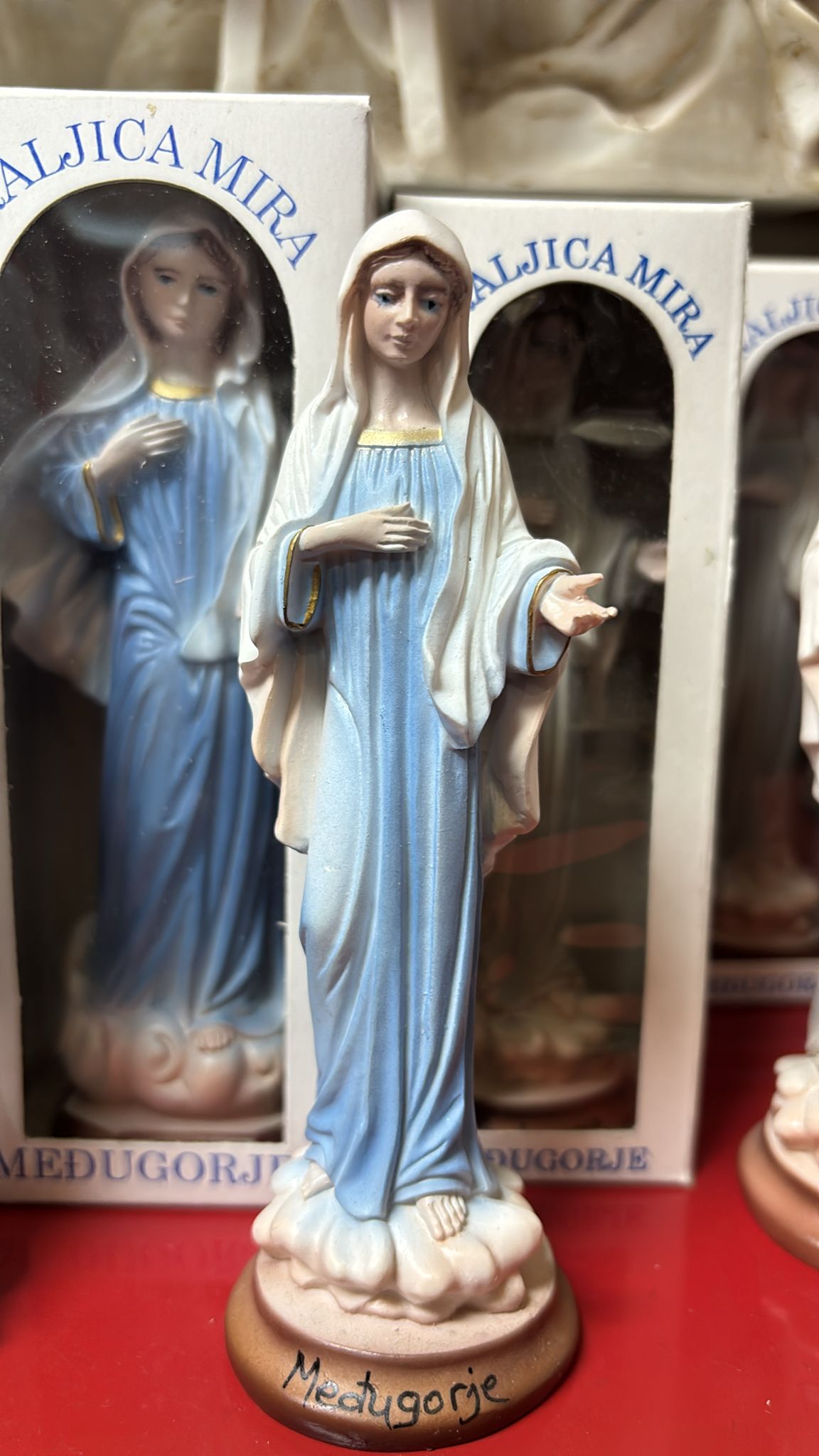 Vodootporna statua Medjugorske Gospe 15cm